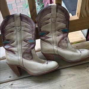 Used FRYE cowboy boots 9